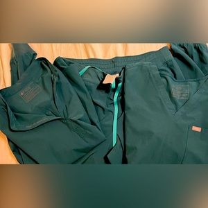 3 piece green scrub fig set